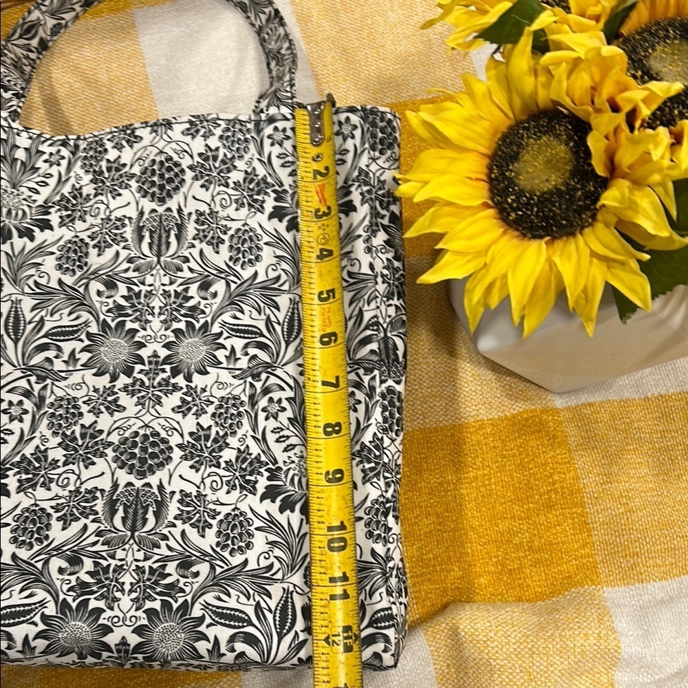 Bella Russo Reversible Floral Tote - Picture 6 of 8